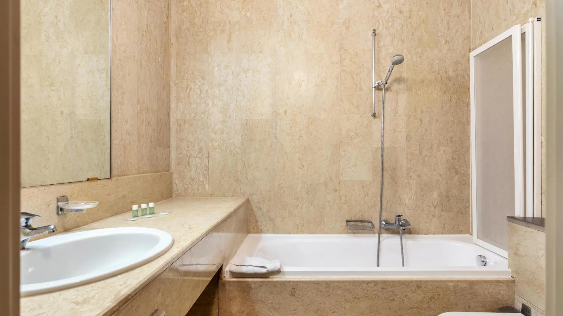 B&B Hotel Milano Portello 4*, Milan Italy